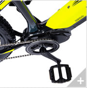 Bicicletta elettrica Mountain e-bike e-XTREME 6.2: particolare catena e pedale
